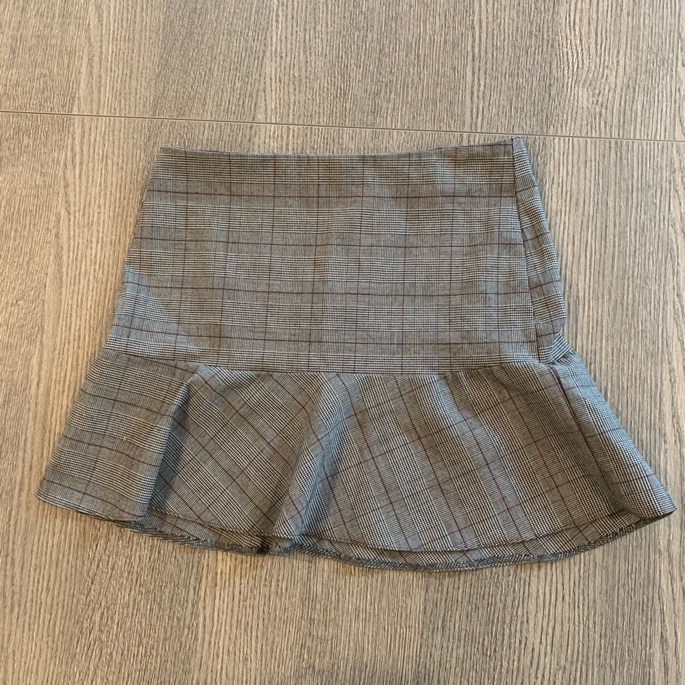 AQUA Plaid Mini skirt with flair at bottom